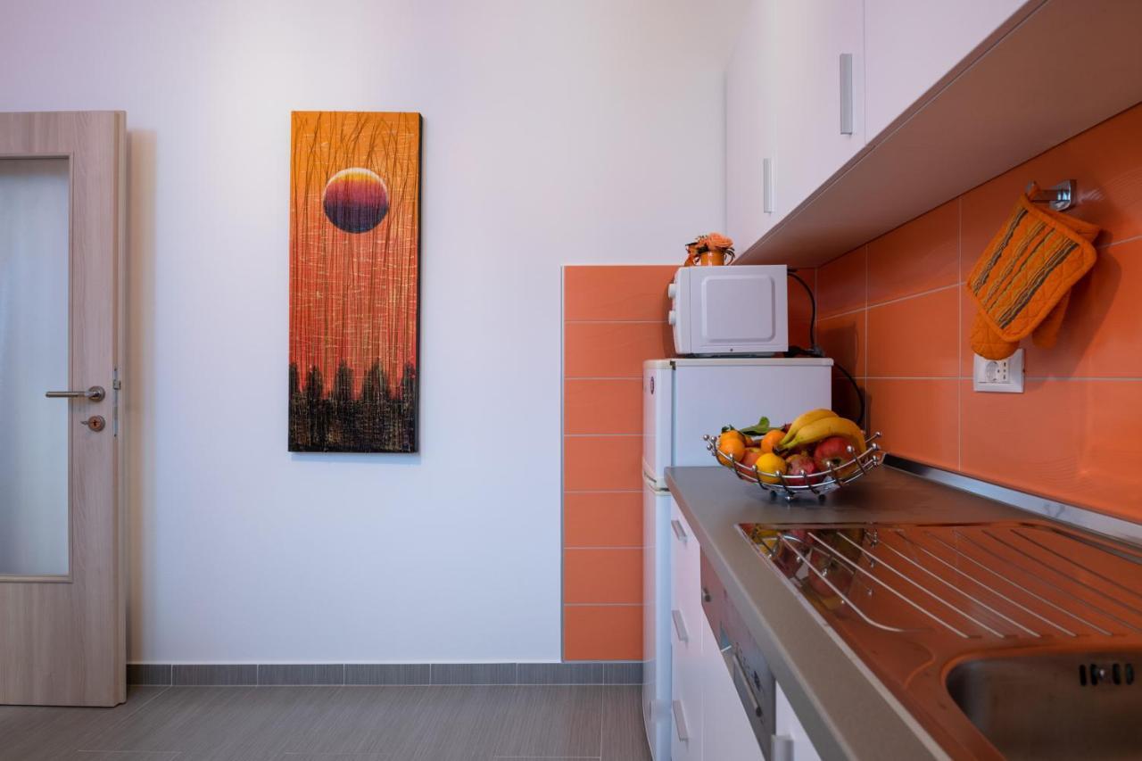 Apartments Greta & Ivona Pula Exterior photo