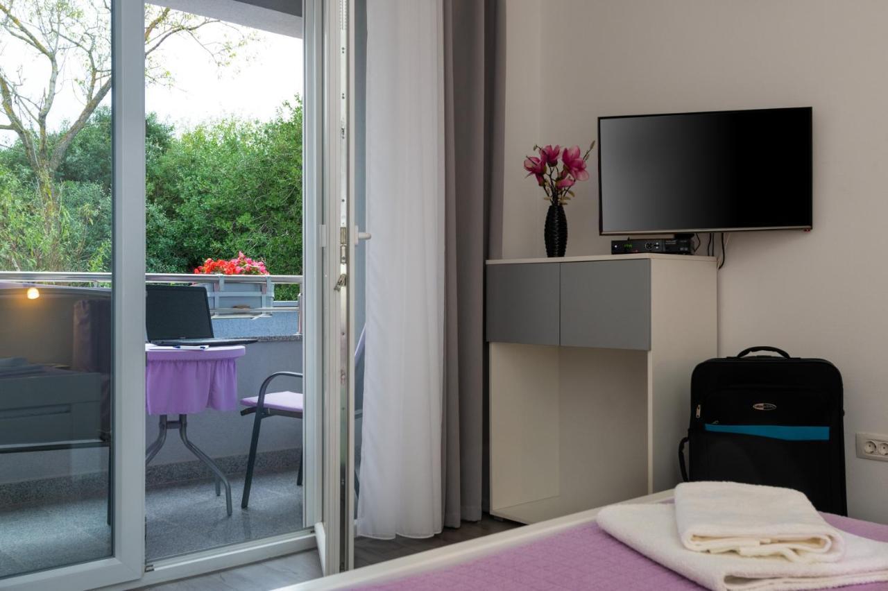 Apartments Greta & Ivona Pula Exterior photo