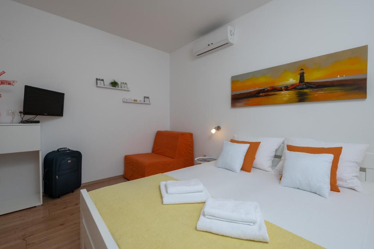 Apartments Greta & Ivona Pula Exterior photo