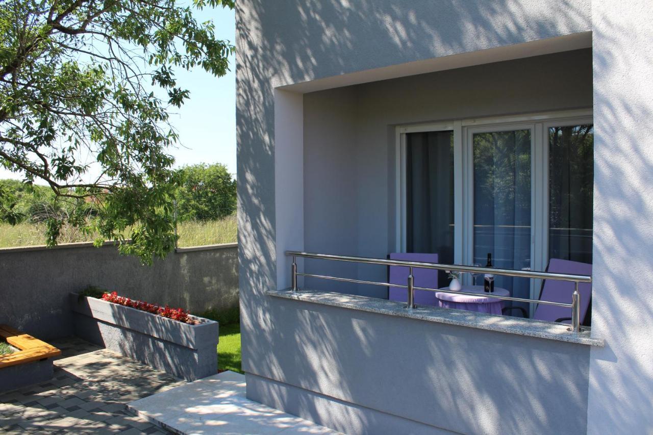 Apartments Greta & Ivona Pula Exterior photo